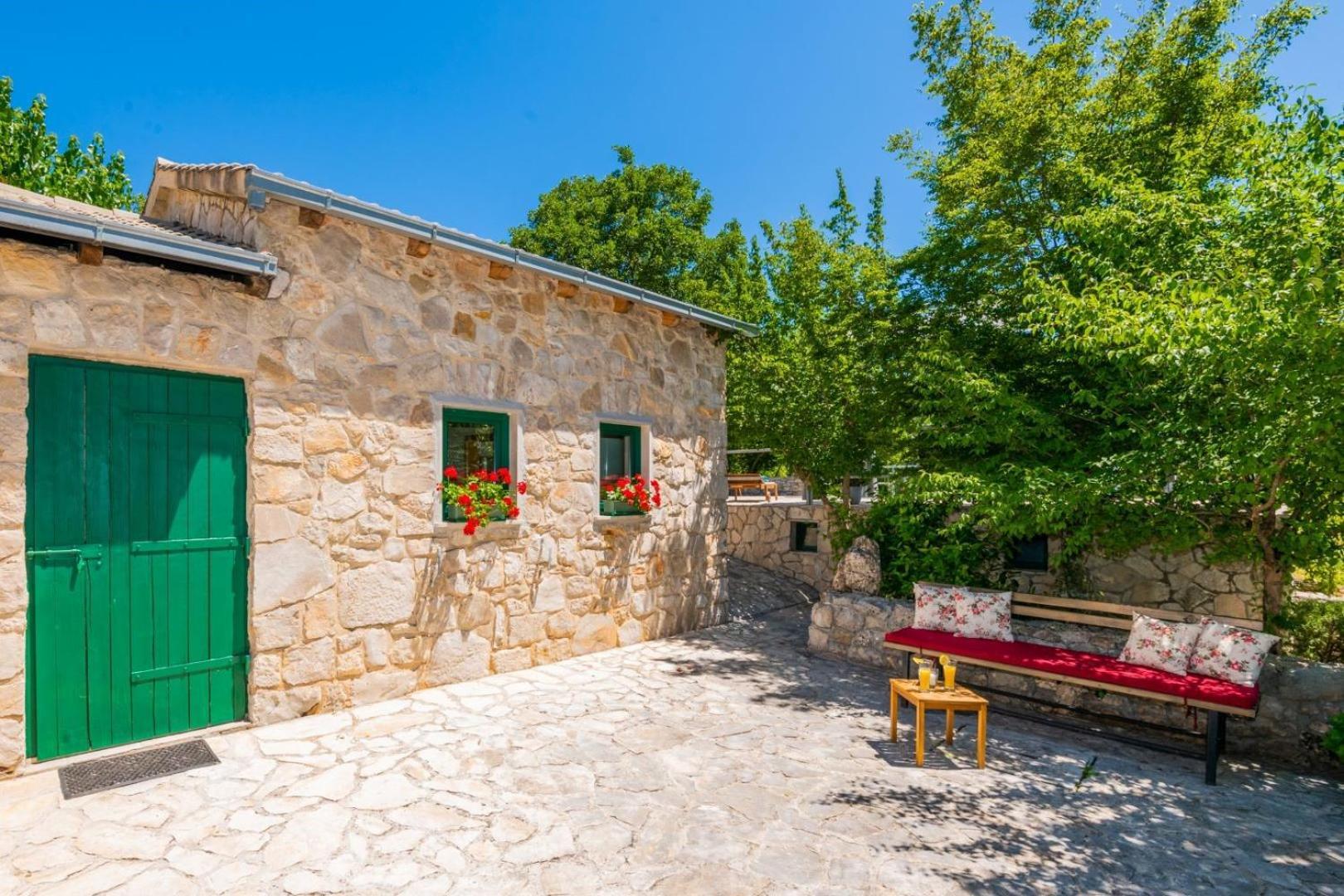 Villa Ognjistar In The Hinterland Of Makarska Riviera Zmijavci 외부 사진